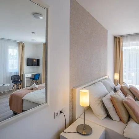 Fuered Centrum Panzio