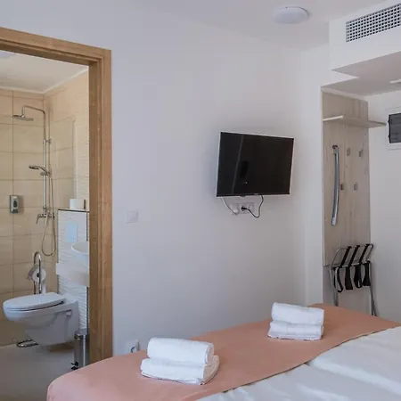 Bed and breakfast Füred Centrum Panzió 4*