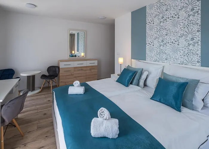 Fuered Centrum Panzio Bed & Breakfast 4*